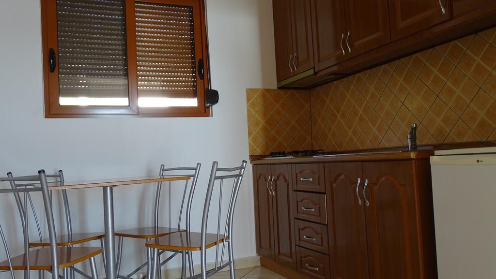 Residence Jazoj Vlorë Екстериор снимка